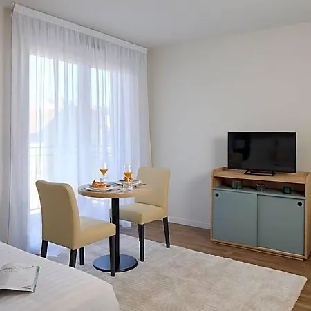 Quality Aparthotel Nancy Centre Hotel 3*
